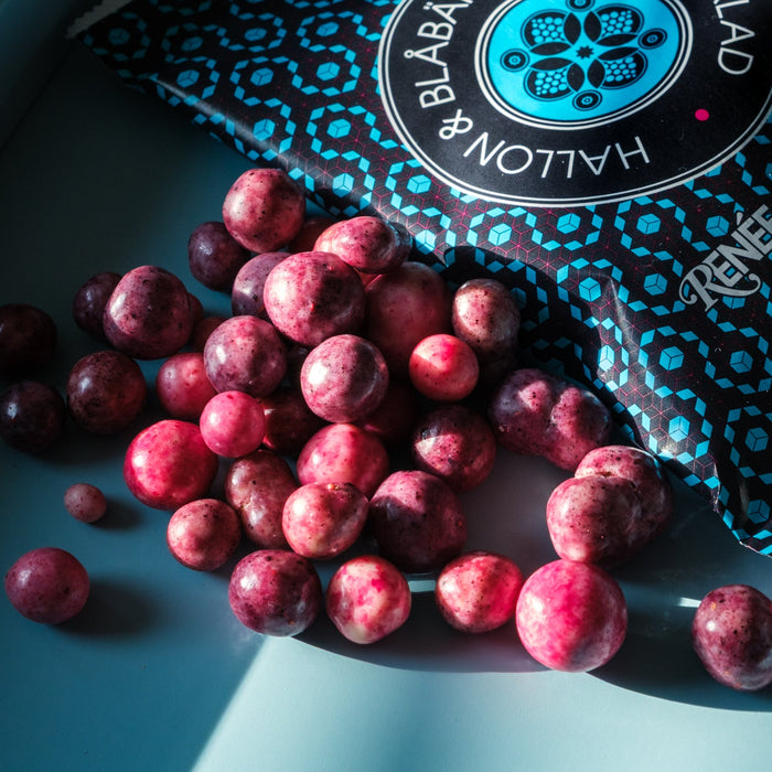 Renee Voltaire Hallon & Blåbär i Vit Bärchoklad 45 g
