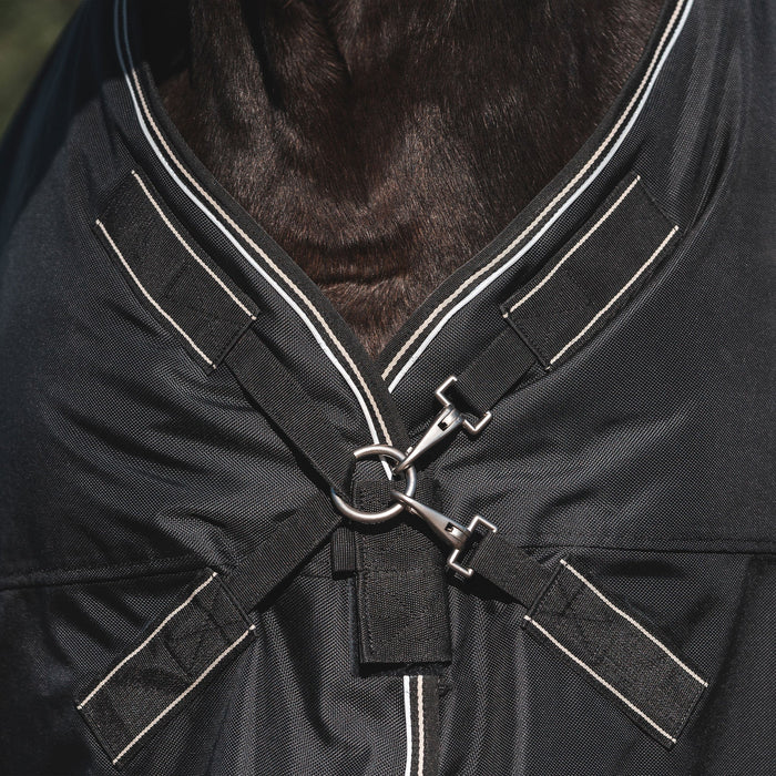 Back on Tack "Obsidian" Utetäcke 150 g med Halsdel