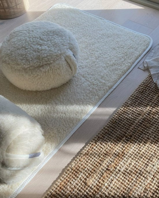 Yogiraj Yogamatta ull Premium wool mat, Silver Grey, 90 x 200 cm